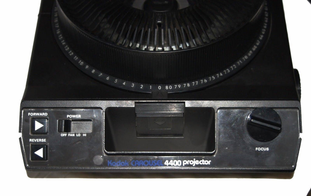 Carousel Projector with Remote Focus and 80-Slide Tray E652