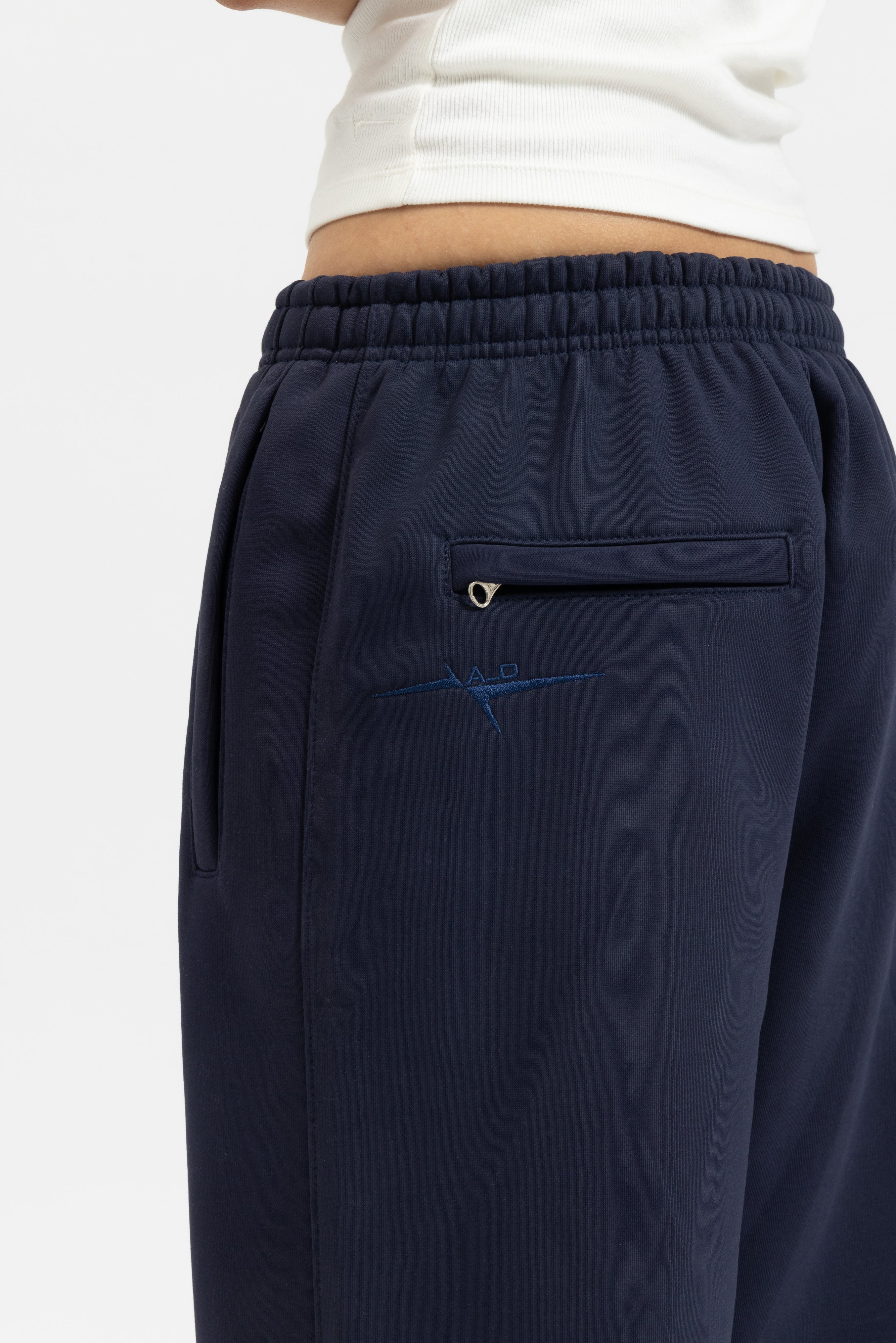 SIGNATURE UNCUFFED JOGGERS - NAVY