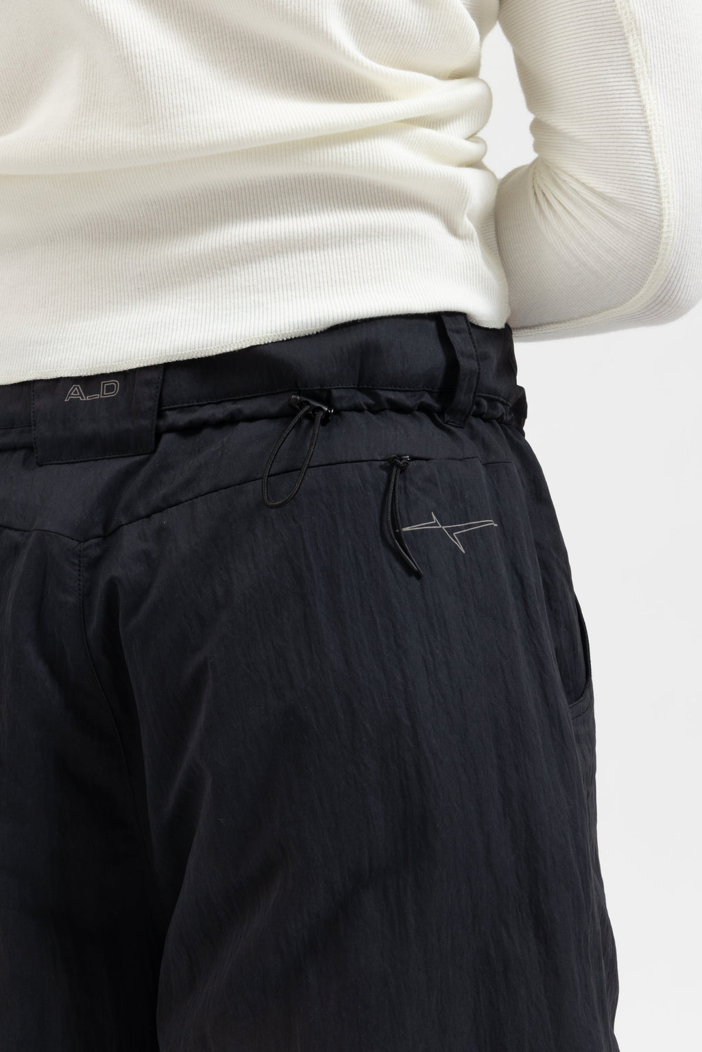 VENTILATED SHORTS - OBSIDIAN