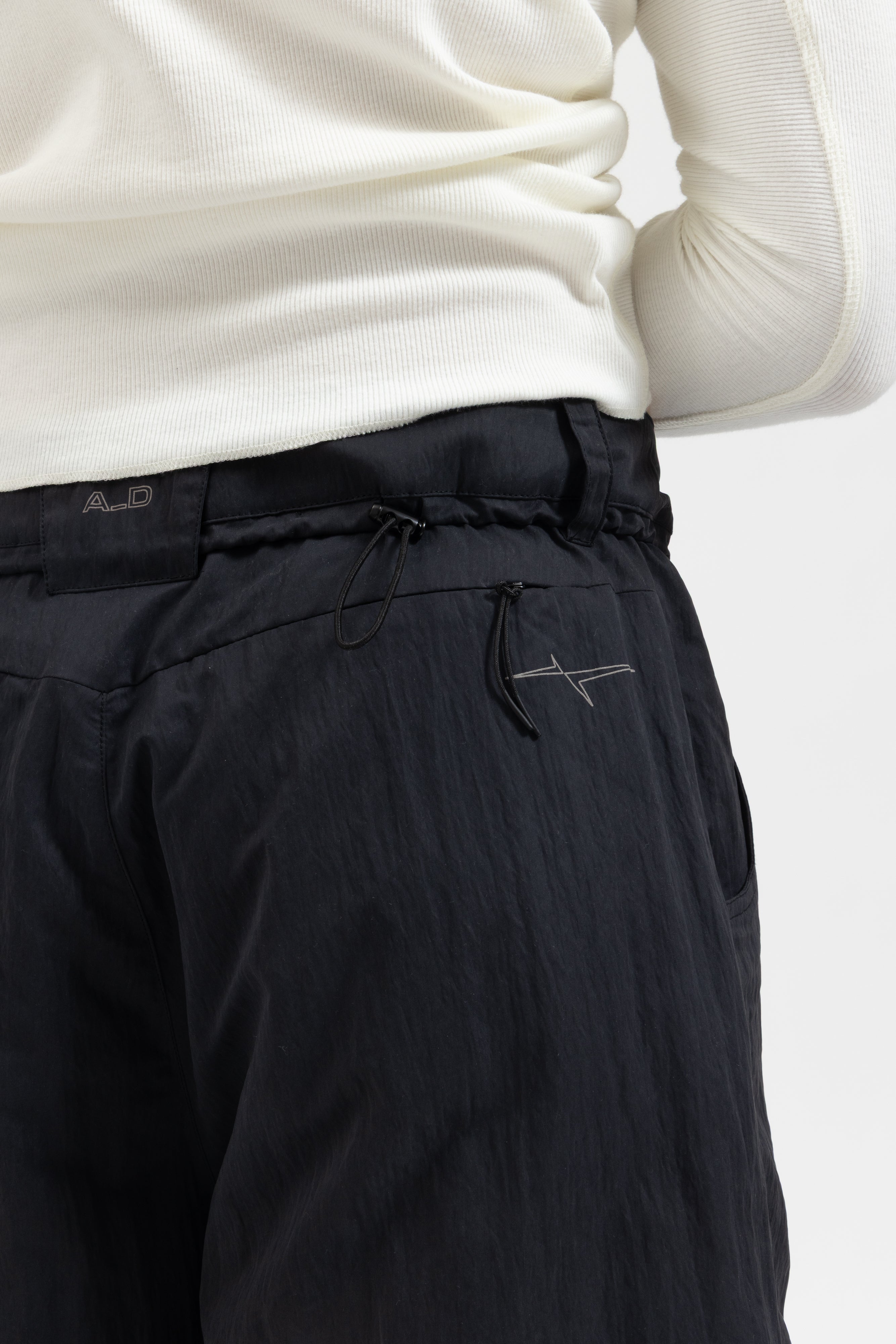 VENTILATED SHORTS - OBSIDIAN