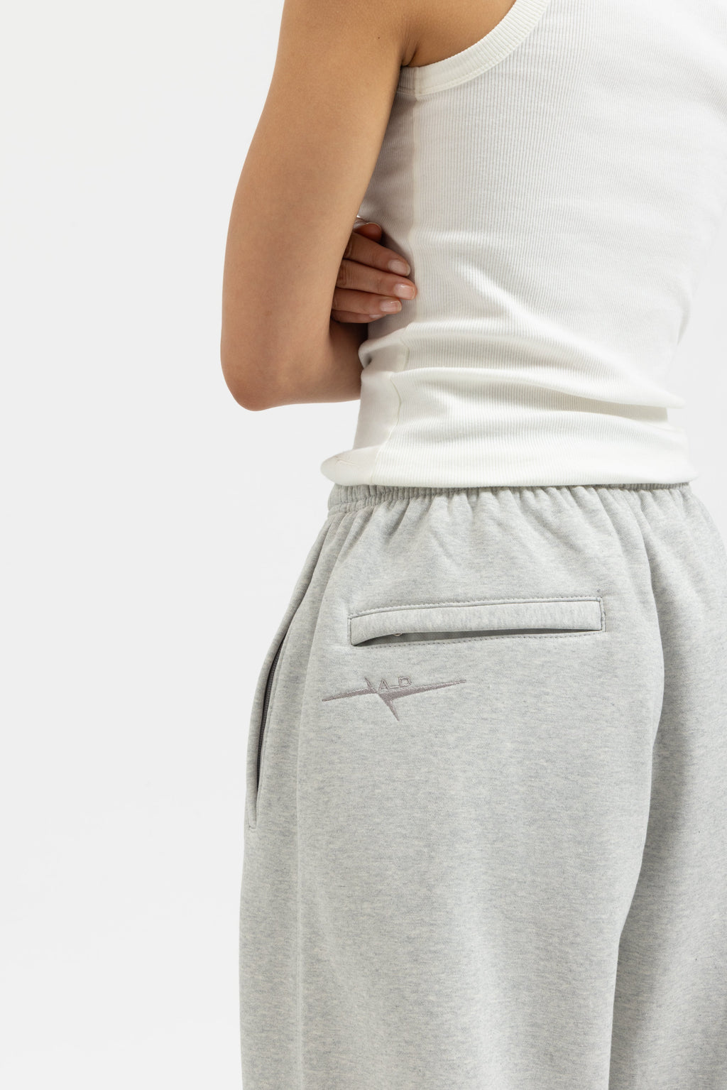 SIGNATURE CUFFED JOGGERS - GREY