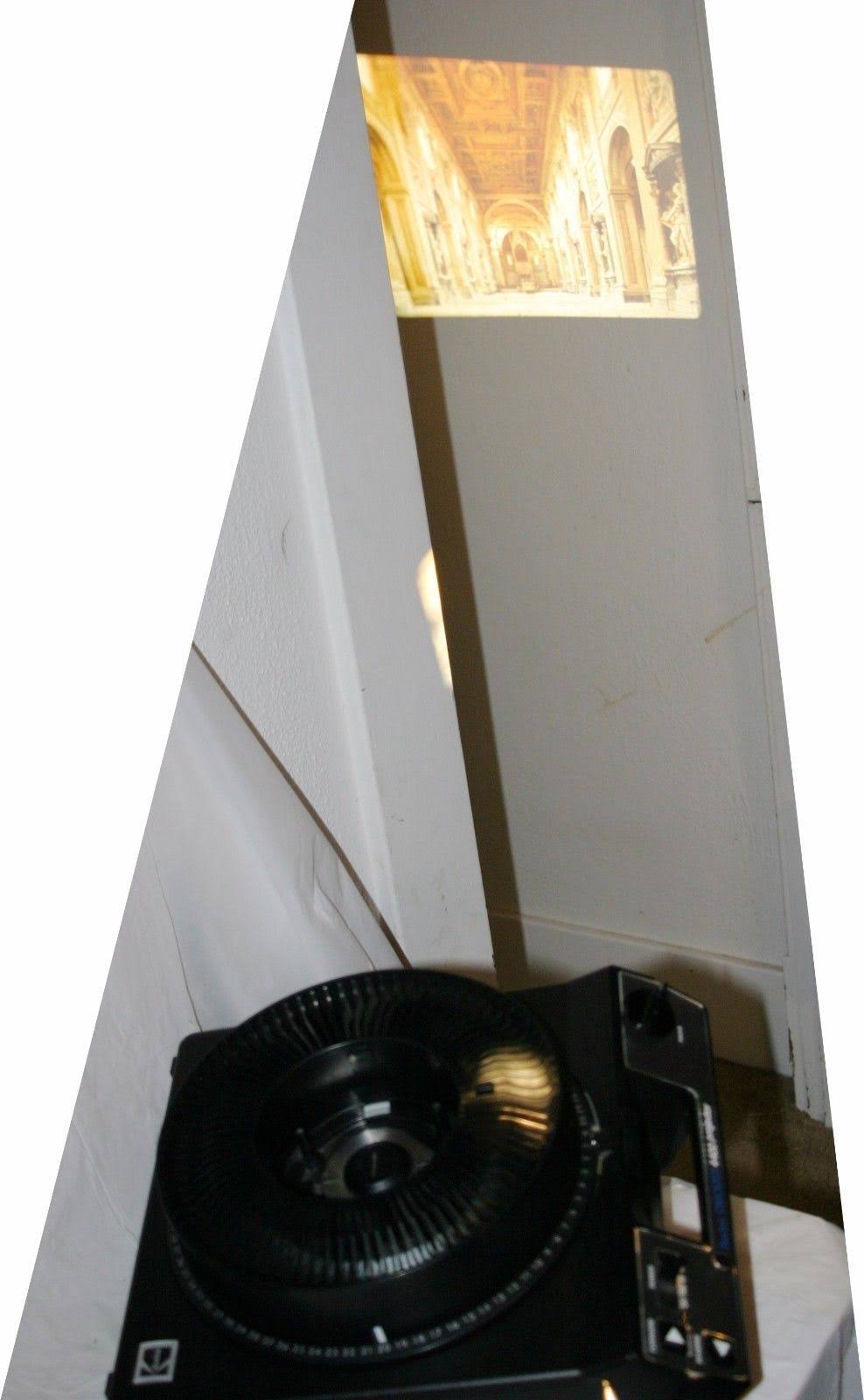 Carousel Projector with Remote Focus and 80-Slide Tray E652