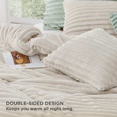 King Size Cream White Faux Fur Comforter Set with 2 Pillowcases X701