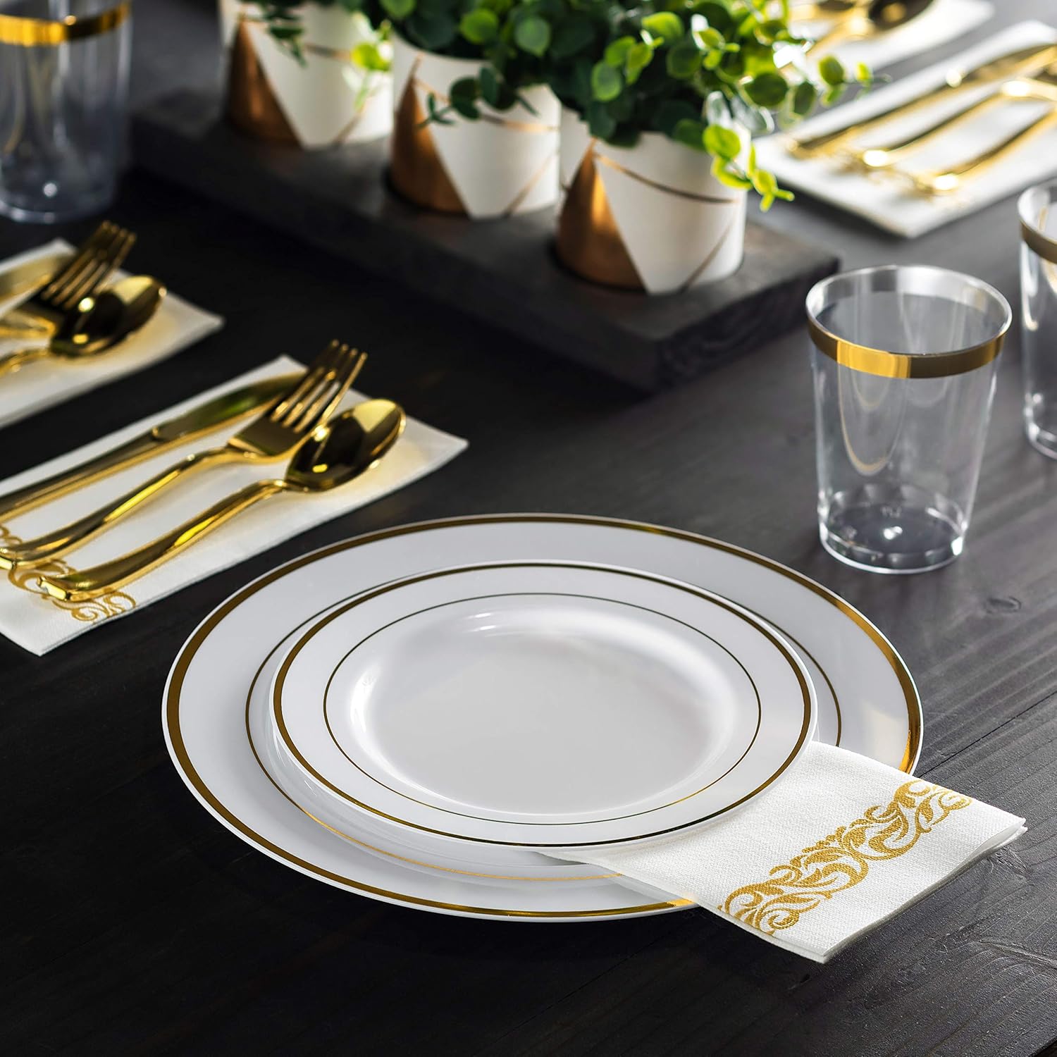 100 Piece White Gold Rim Plastic Party Plates J43175