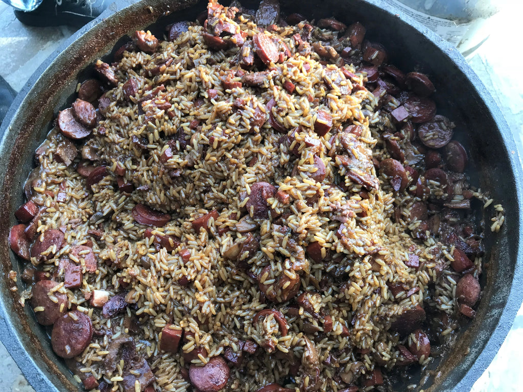 Pre-Seasoned 8 qt Cast Iron Dutch Oven H8754