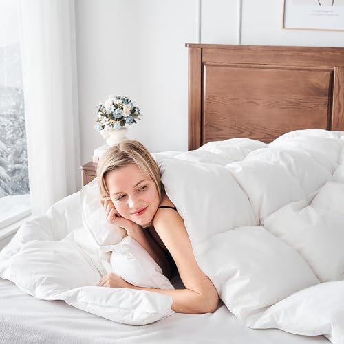King Size 900 Fill Power Goose Down Comforter Z45107
