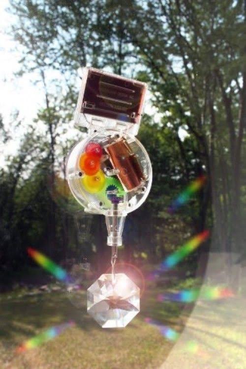 Solar-Powered Rainbow Maker N827186