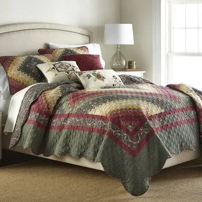 King Reversible Geometric Quilt H311