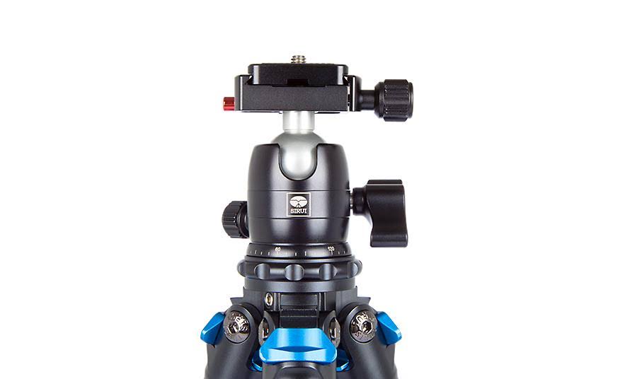 Carbon Fiber Tripod with Ball Head Q373559