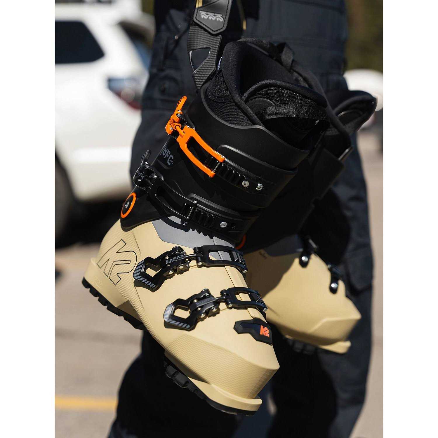 120 Ski Boots B359