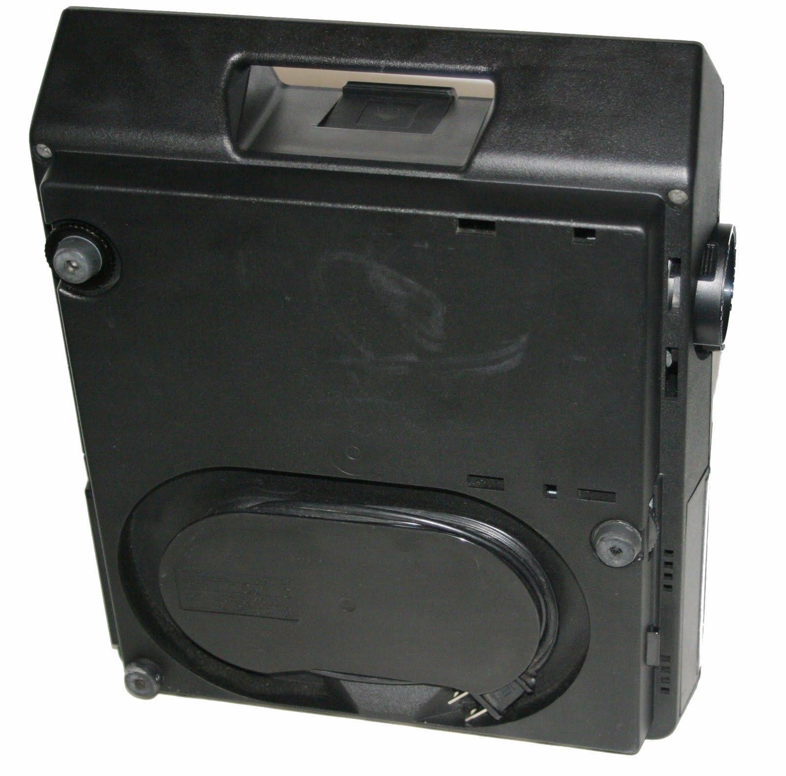 Carousel Projector with Remote Focus and 80-Slide Tray E652