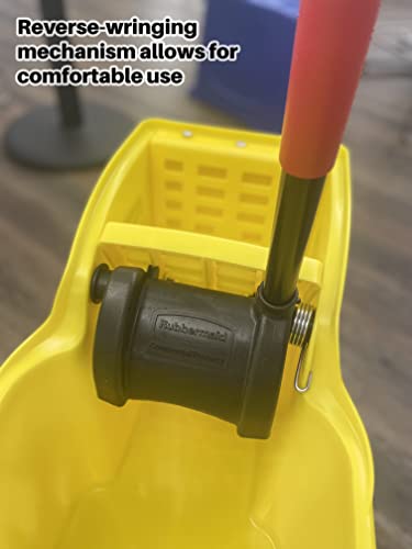 31 QT Yellow Mop Bucket and Wringer Combo on Wheels N461