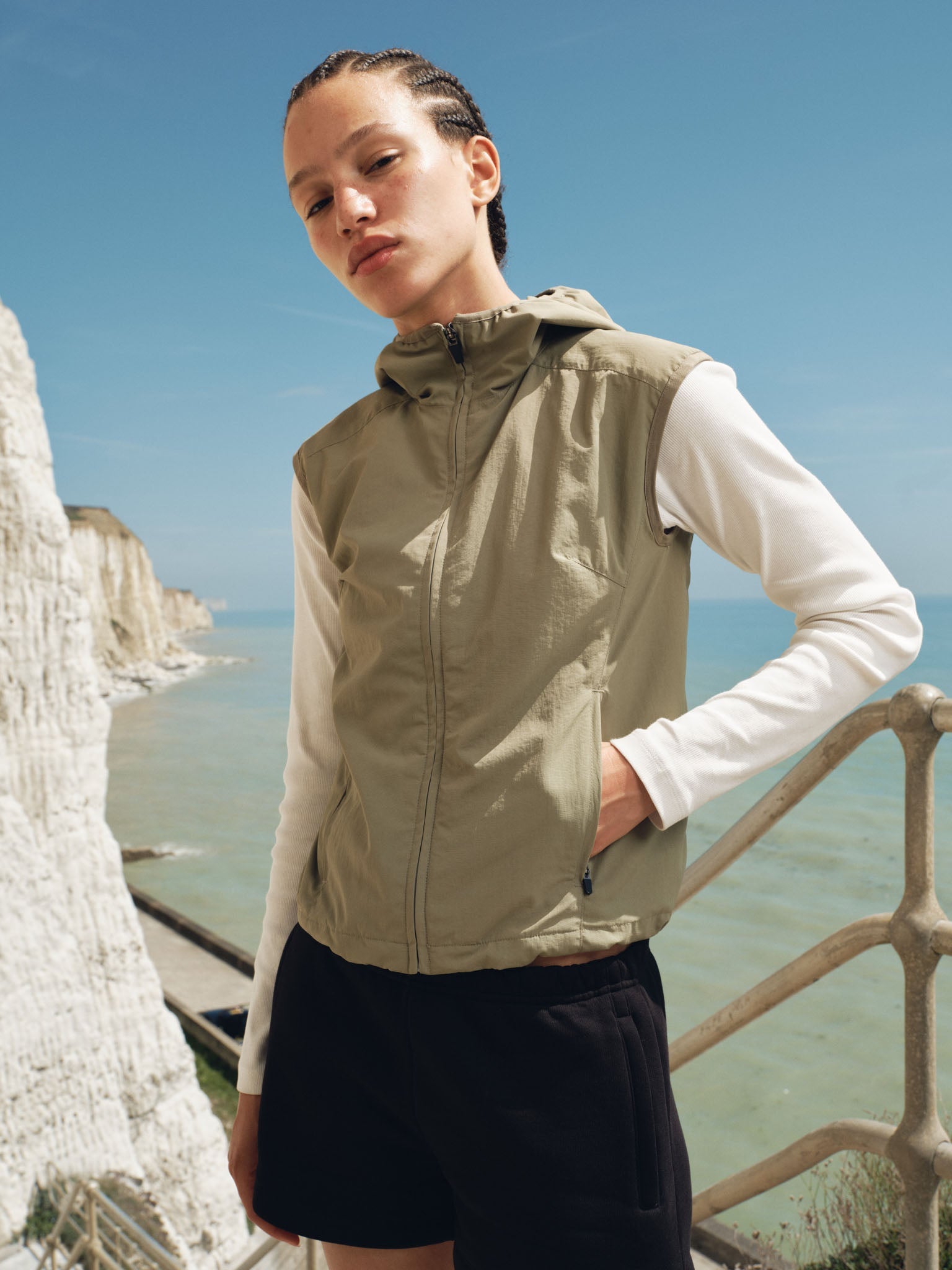 WOMENS CONTOUR HOODED VEST - SAGE