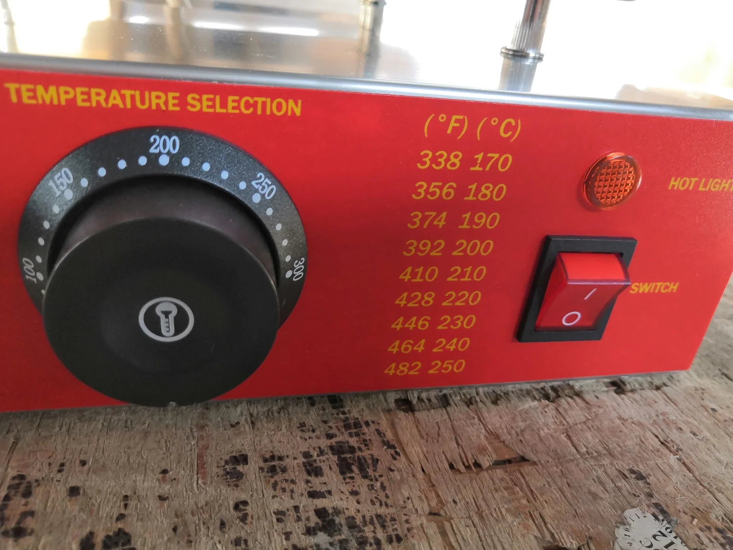 16 Hole Nonstick Waffle Maker I953416