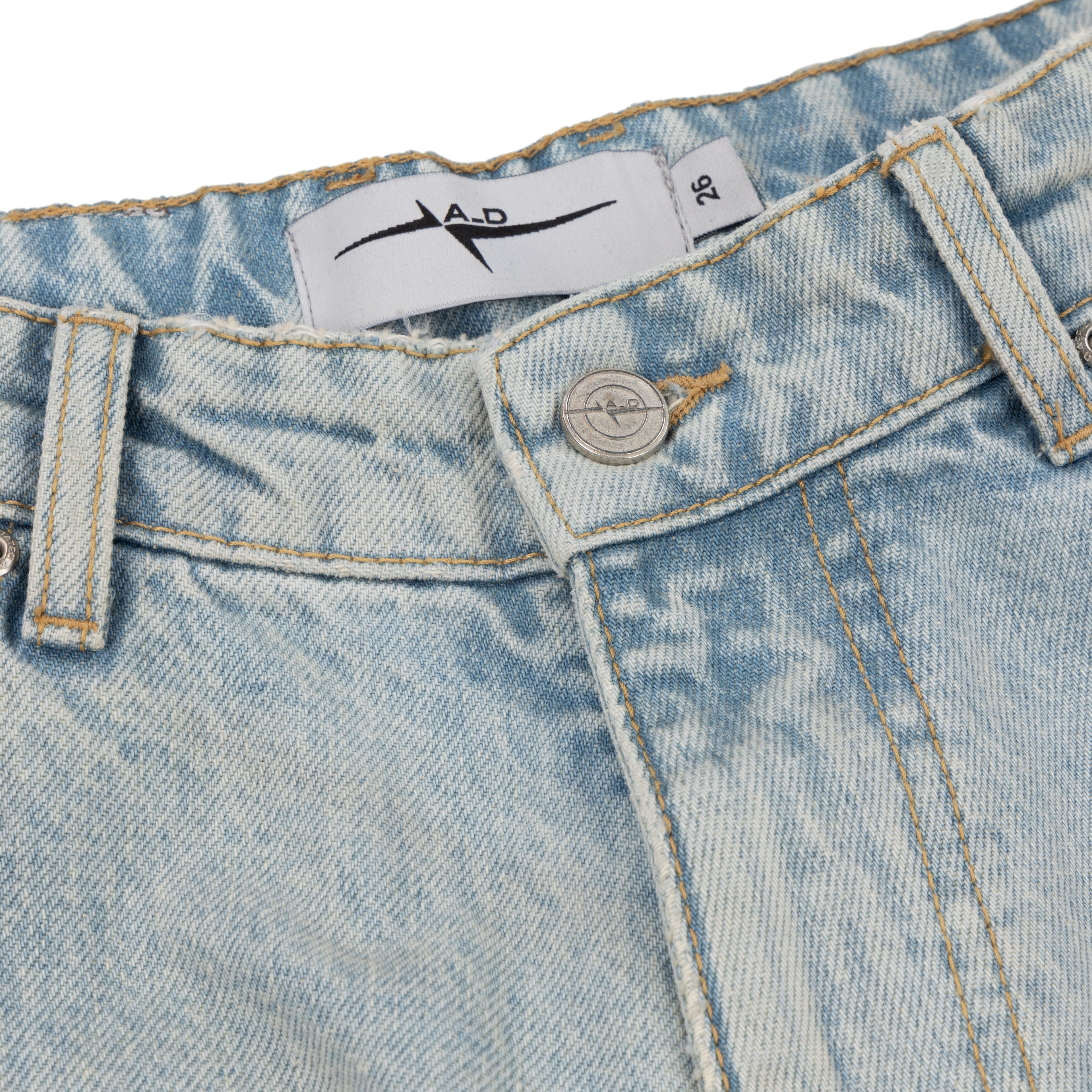 BAGGY DENIM SHORTS - SUN BLEACHED BLUE