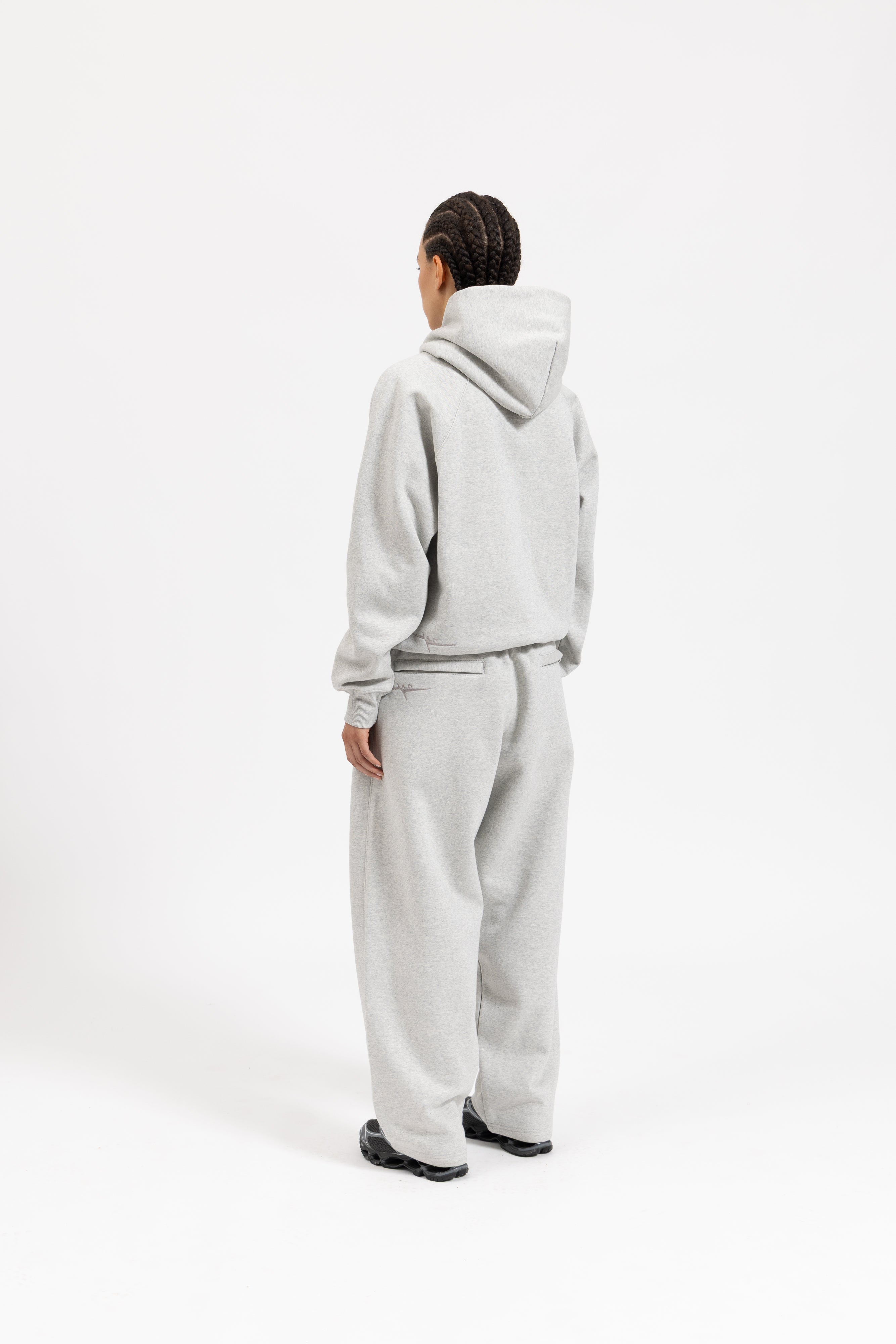 SIGNATURE ZIP-UP HOODIE - BLACK