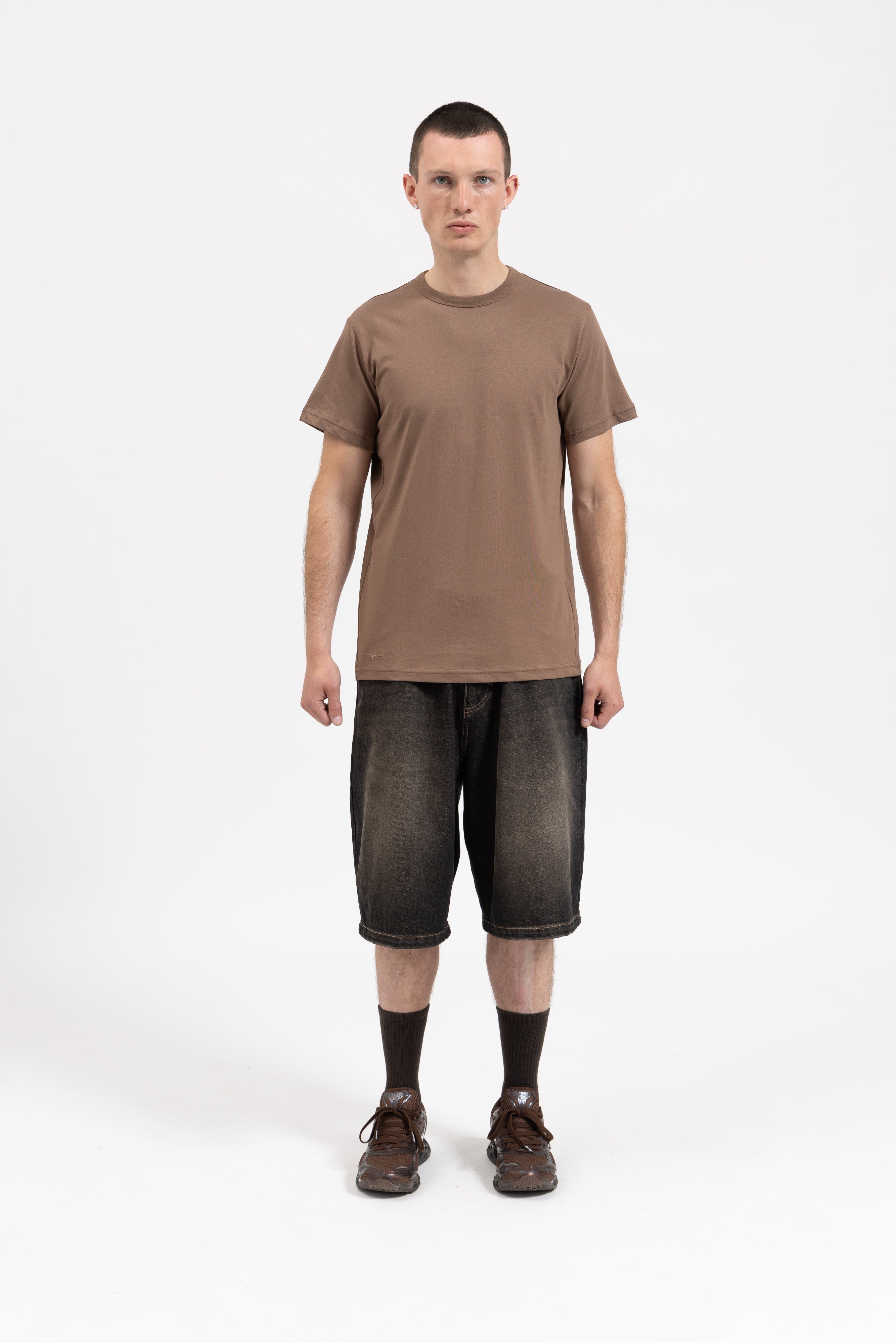 SIGNATURE SHORT SLEEVE T-SHIRT - BROWN