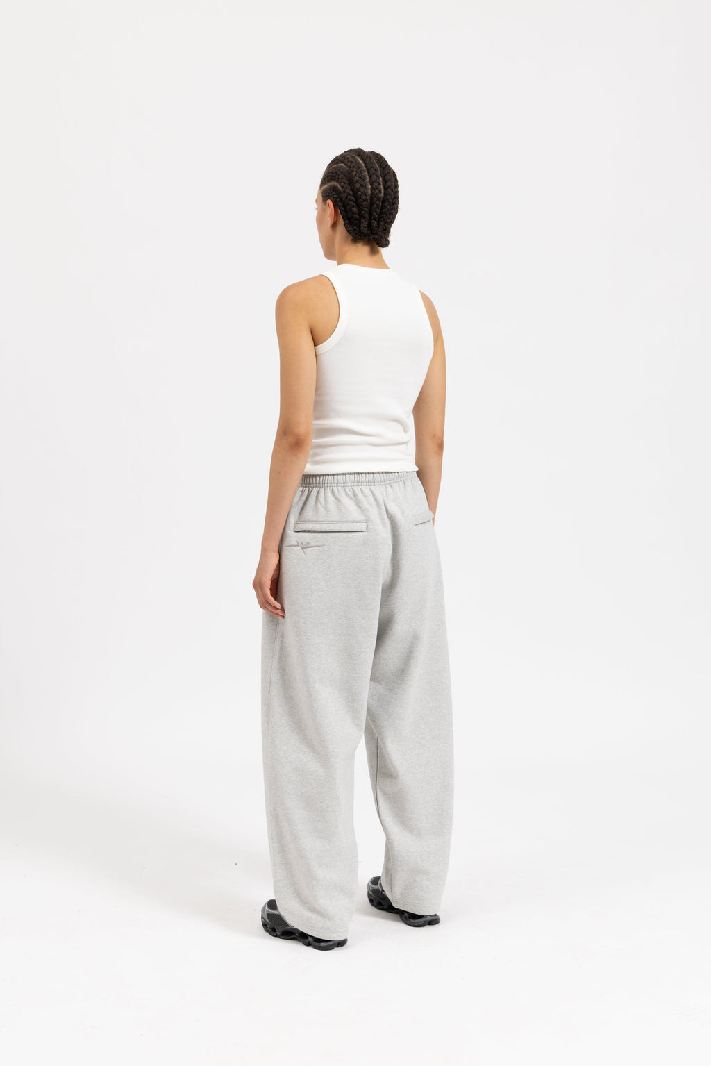 SIGNATURE UNCUFFED JOGGERS -  GREY