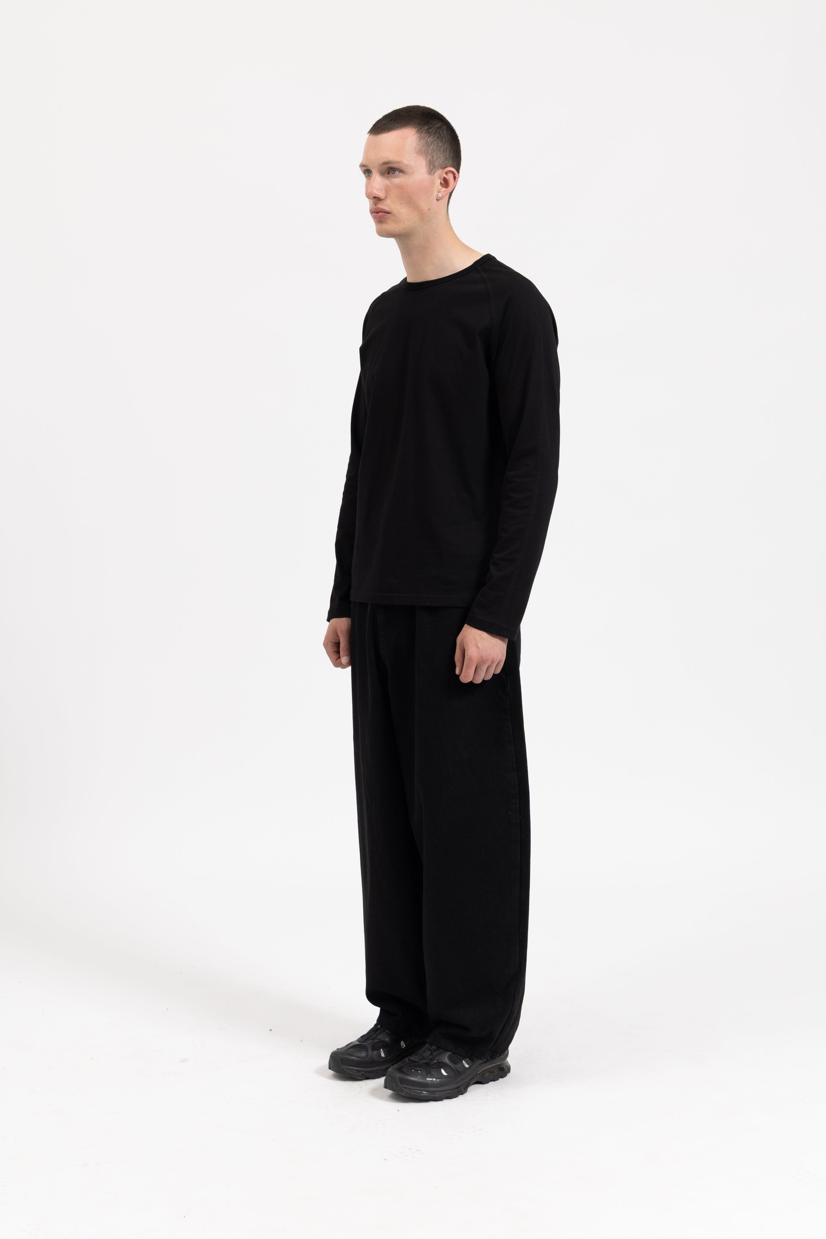 RAGLAN LONGSLEEVE - TRUE BLACK